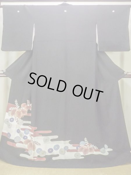 Photo1: M1215X Vintage Japanese women   Black TOMESODE formal / Silk. Chrysanthemum, Aging deterioration. There is an impression from use.  (Grade C) (1)