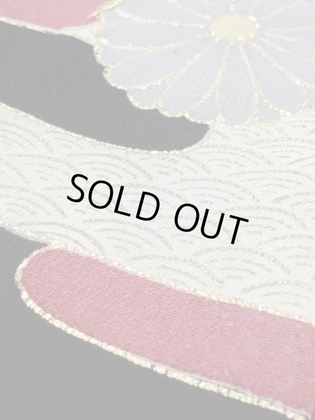 Photo11: M1215X Vintage Japanese women   Black TOMESODE formal / Silk. Chrysanthemum, Aging deterioration. There is an impression from use.  (Grade C) (11)