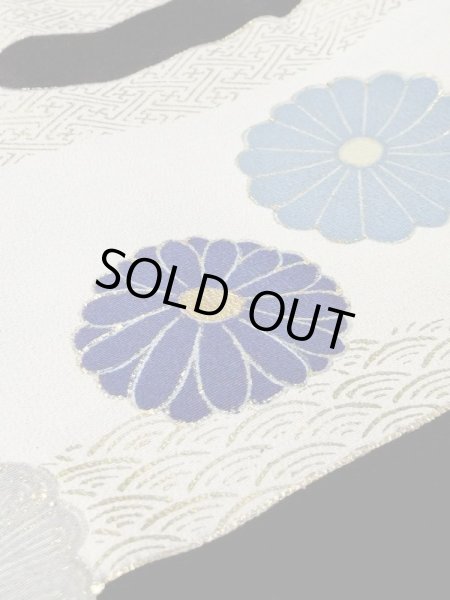 Photo12: M1215X Vintage Japanese women   Black TOMESODE formal / Silk. Chrysanthemum, Aging deterioration. There is an impression from use.  (Grade C) (12)