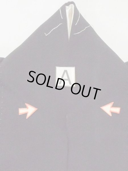 Photo16: M1215X Vintage Japanese women   Black TOMESODE formal / Silk. Chrysanthemum, Aging deterioration. There is an impression from use.  (Grade C) (16)