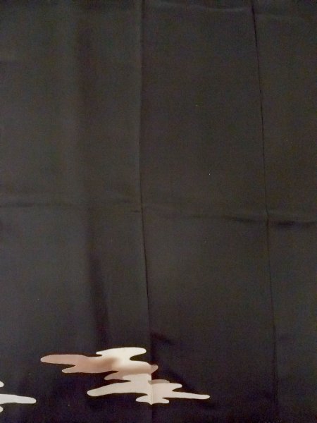 Photo6: M1228A Antique Japanese women   Black TOMESODE formal / Silk. Chrysanthemum,   (Grade C) (6)