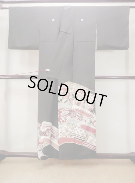 Photo2: M1228D Vintage Japanese women   Black TOMESODE formal / Silk. Chinese flower, Aging deterioration.  (Grade C) (2)