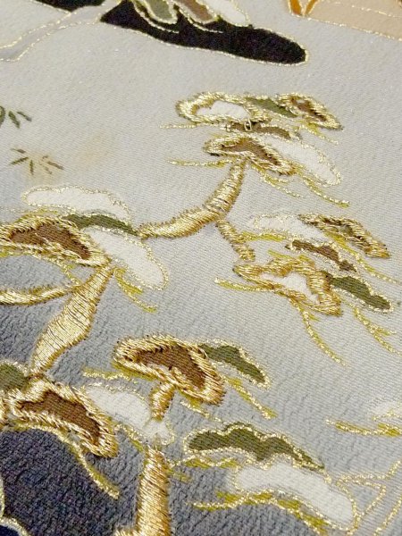 Photo10: M1228E Antique Japanese women   Black TOMESODE formal / Silk. Pine tree/branch/needle,   (Grade C) (10)