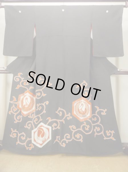 Photo1: M1228L Antique Japanese women   Black TOMESODE formal / Silk. Arabesque vine,   (Grade C) (1)