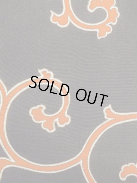 Photo8: M1228L Antique Japanese women   Black TOMESODE formal / Silk. Arabesque vine,   (Grade C) (8)