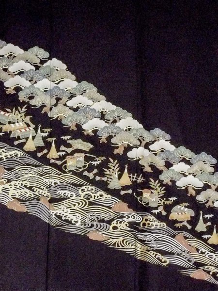 Photo5: M1228Q Vintage Japanese women   Black TOMESODE formal / Synthetic. Pine tree/branch/needle,   (Grade C) (5)