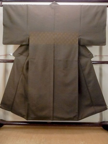 Photo1: N0116D Vintage Japanese Dark Grayish Olive Men's Kimono / Silk. Line,   (Grade C) (1)