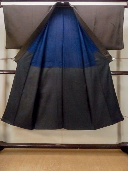 Photo2: N0116L Vintage Japanese  Dark Brown Men's Kimono / Silk. Stripes   (Grade C) (2)