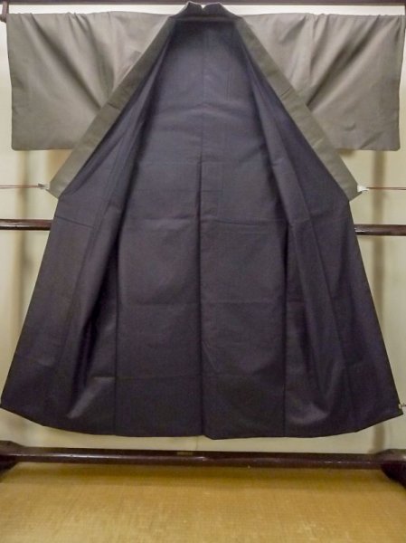 Photo2: Mint N0116W Used Japanese   Brown Men's Kimono / Silk. Tortoise-shell pattern(Hexagonal pattern)   (Grade A) (2)