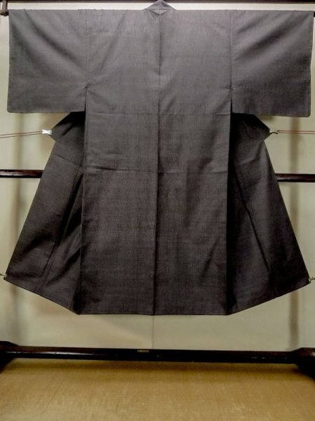 Photo1: Mint N0116X Used Japanese   Black Men's Kimono / Silk. Tortoise-shell pattern(Hexagonal pattern)   (Grade A) (1)