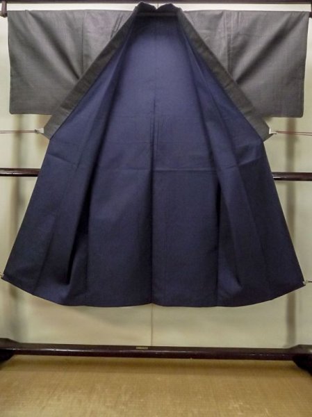 Photo2: Mint N0116X Used Japanese   Black Men's Kimono / Silk. Tortoise-shell pattern(Hexagonal pattern)   (Grade A) (2)