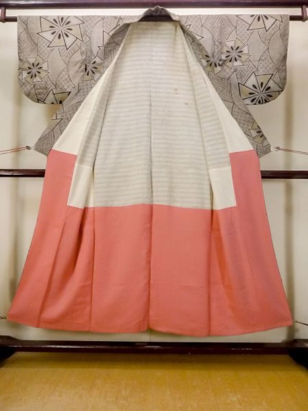 Photo2: N0123A Antique Japanese women   Brown 0 / Silk. Greek key fret,   (Grade C) (2)