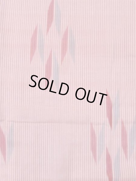Photo3: N0123C Antique Japanese women Vivid Grayish Pink TSUMUGI pongee / Silk. Stripes Arrow feather pattern. There is an impression from use.  (Grade C) (3)