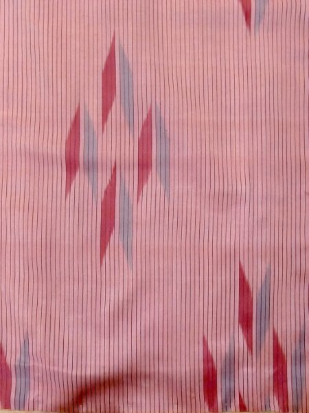 Photo4: N0123C Antique Japanese women Vivid Grayish Pink TSUMUGI pongee / Silk. Stripes Arrow feather pattern. There is an impression from use.  (Grade C) (4)