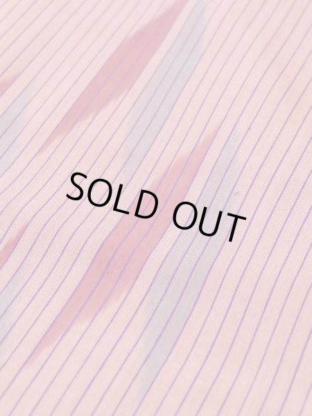 Photo7: N0123C Antique Japanese women Vivid Grayish Pink TSUMUGI pongee / Silk. Stripes Arrow feather pattern. There is an impression from use.  (Grade C) (7)