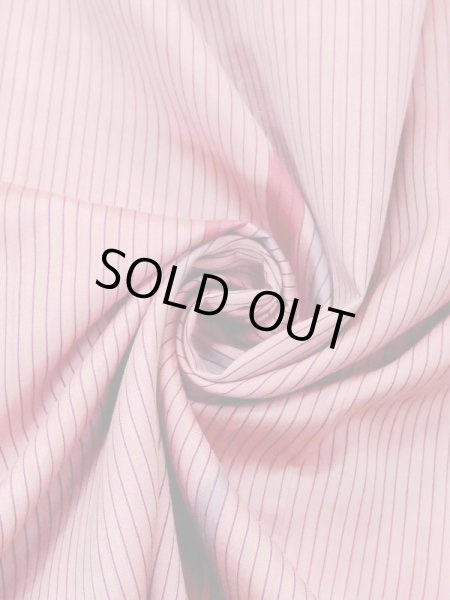 Photo9: N0123C Antique Japanese women Vivid Grayish Pink TSUMUGI pongee / Silk. Stripes Arrow feather pattern. There is an impression from use.  (Grade C) (9)