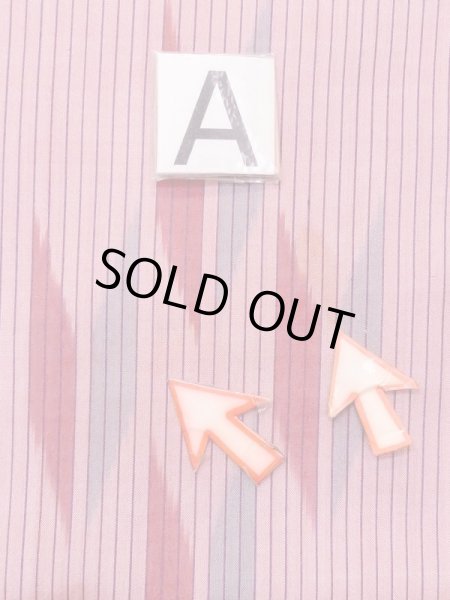 Photo12: N0123C Antique Japanese women Vivid Grayish Pink TSUMUGI pongee / Silk. Stripes Arrow feather pattern. There is an impression from use.  (Grade C) (12)