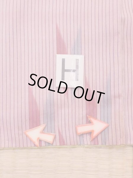 Photo19: N0123C Antique Japanese women Vivid Grayish Pink TSUMUGI pongee / Silk. Stripes Arrow feather pattern. There is an impression from use.  (Grade C) (19)