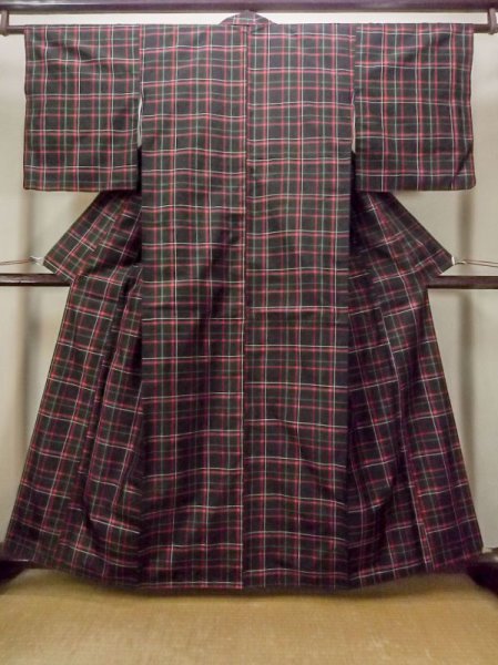 Photo1: Mint N0123T Vintage Japanese women   Black TSUMUGI pongee / Silk. Plaid Checks   (Grade A) (1)