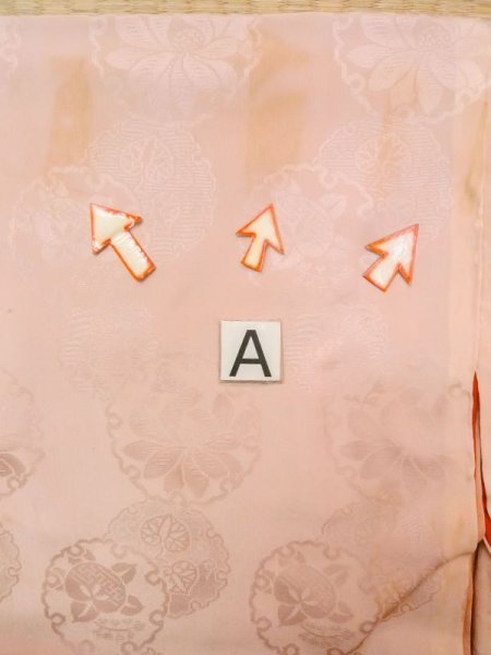 Photo14: N0131C Antique Japanese women Pale  Pink Kids / Silk. TACHIBANA orange, Nagajuban for Kids. It is padded with cotton at hem.  (Grade C) (14)