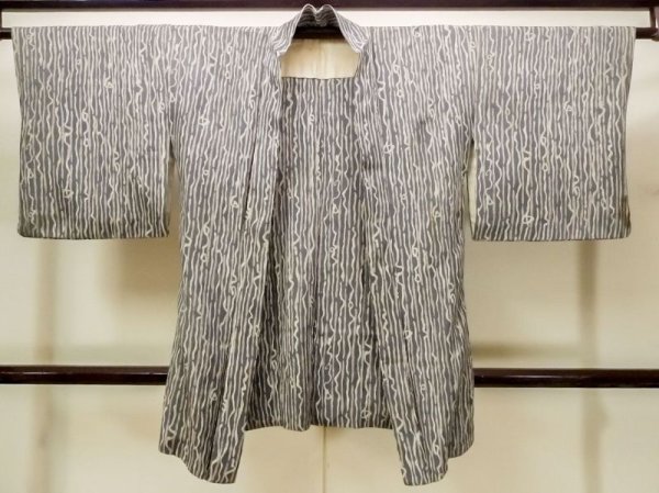 Photo1: N0209F Vintage Japanese women  Grayish Navy Blue HAORI short jacket / Silk. Wood grain pattern,   (Grade D) (1)