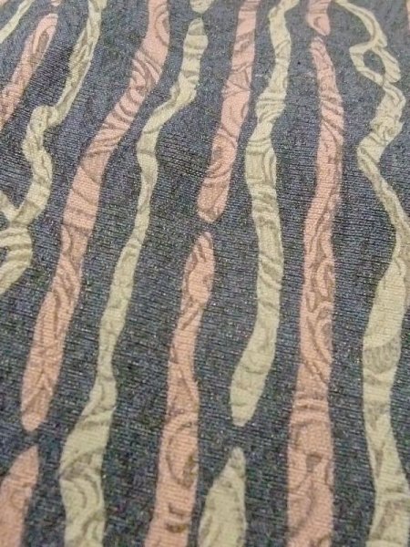 Photo8: N0209F Vintage Japanese women  Grayish Navy Blue HAORI short jacket / Silk. Wood grain pattern,   (Grade D) (8)