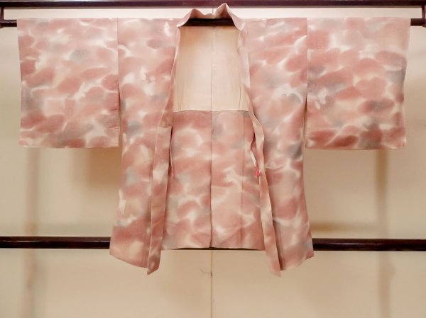 Photo1: N0209M Vintage Japanese women Pale Grayish Pink HAORI short jacket / Silk. Flower,   (Grade B) (1)