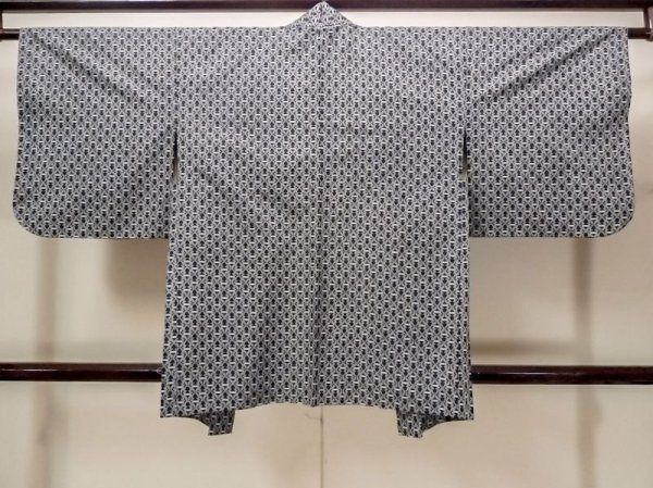 Photo2: Mint N0209O Vintage Japanese women   Gray HAORI short jacket / Silk. Geometrical pattern,   (Grade A) (2)