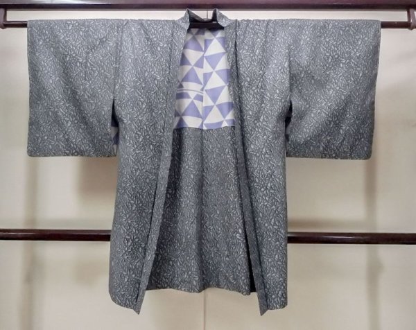 Photo1: N0209Q Vintage Japanese women   Gray HAORI short jacket / Silk. Abstract pattern   (Grade B) (1)