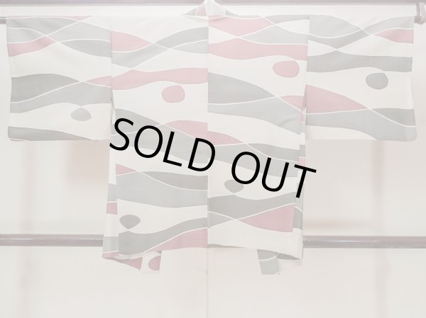 Photo2: N0209T Vintage Japanese women   Off White HAORI short jacket / Silk. Geometrical pattern,   (Grade C) (2)