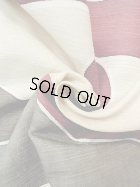 Photo11: N0209T Vintage Japanese women   Off White HAORI short jacket / Silk. Geometrical pattern,   (Grade C) (11)