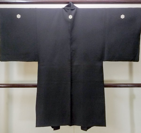 Photo2: Mint N0305S Vintage Japanese   Black Men's Haori / Silk.    (Grade D) (2)