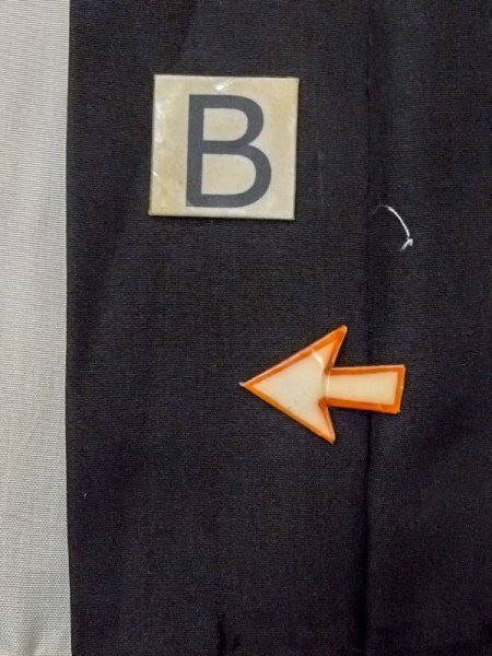 Photo13: Mint N0305Y Vintage Japanese   Black Men's Haori / Silk.    (Grade C) (13)