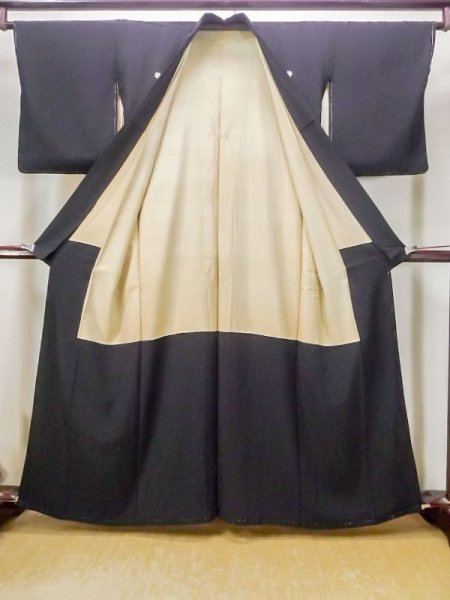 Photo2: N0312L Vintage Japanese women   Black MONTSUKI crests / Silk.    (Grade C) (2)