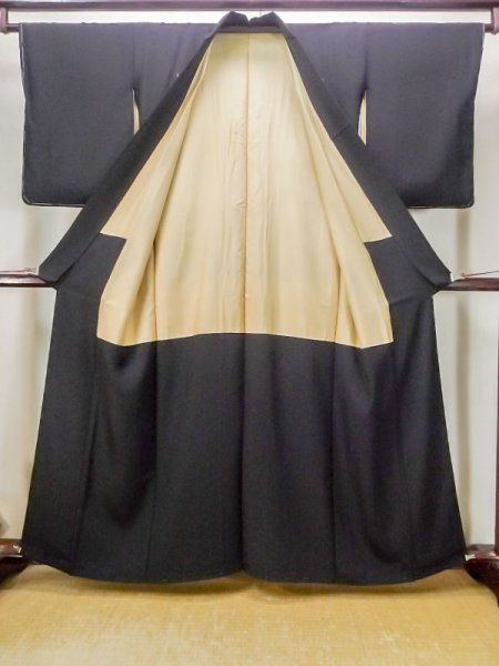 Photo2: N0312M Vintage Japanese women   Black MONTSUKI crests / Silk.    (Grade C) (2)