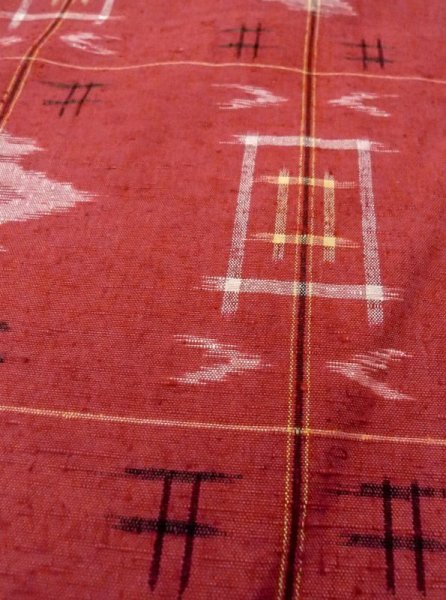 Photo8: N0430K Vintage Japanese women   Red TSUMUGI pongee / Silk. Pine bark lozenges,   (Grade B) (8)