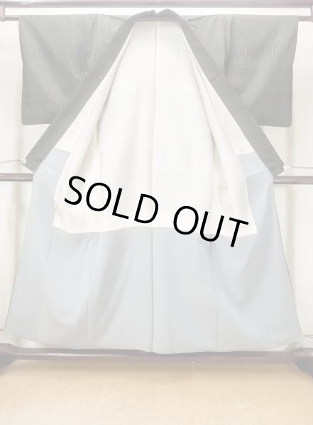 Photo2: N0430V Vintage Japanese women   Black OSHIMA-TSUMUGI / Silk. Chinese flower,   (Grade B) (2)