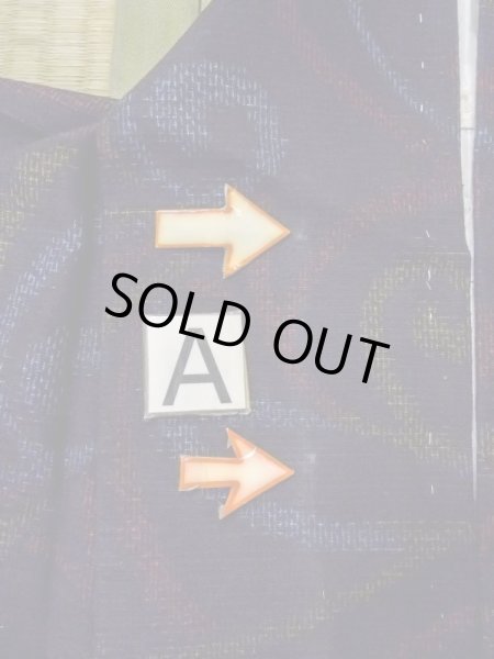 Photo15: N0430Y Vintage Japanese women   Black YUUKI-TSUMUGI / Silk. Arabesque vine,   (Grade B) (15)