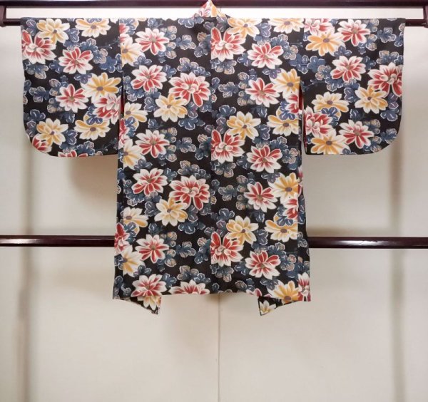 Photo2: N0509G Antique Japanese women   Black HAORI short jacket / Cotton. Chrysanthemum,   (Grade D) (2)