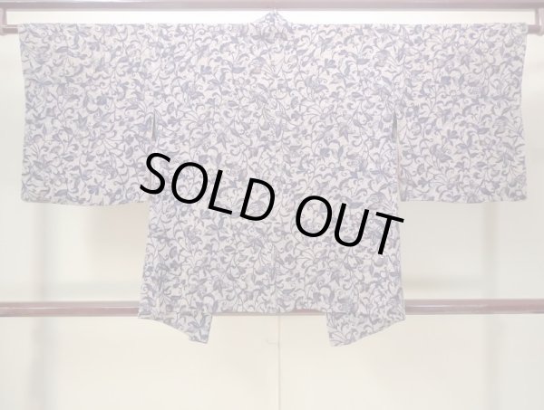 Photo2: N0529J Vintage Japanese women  Grayish Beige HAORI short jacket / Silk. Chinese flower,   (Grade C) (2)