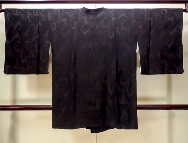 Photo2: N0529V Vintage Japanese women   Black MICHIYUKI outer coat / Silk. Chinese flower   (Grade B) (2)
