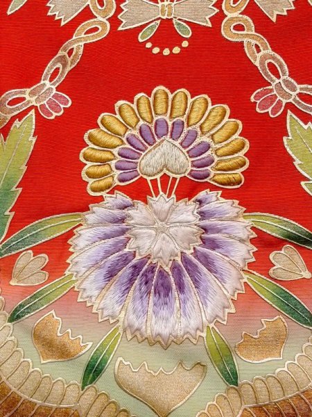 Photo14: N0605C Used Japanese women   Red UCHIKAKE Wedding / Silk. Flower,   (Grade C) (14)