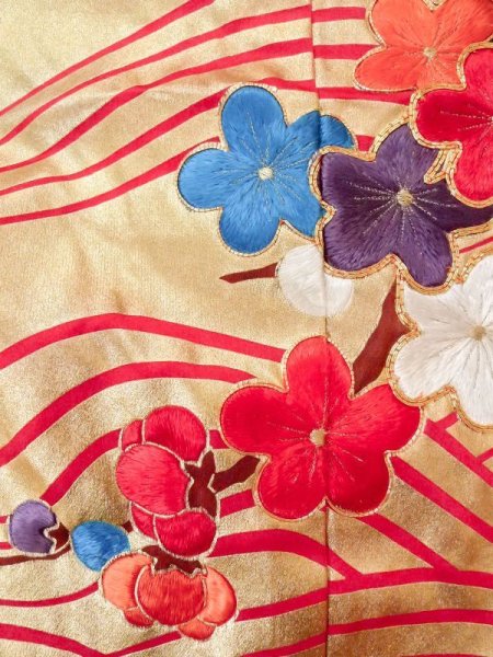 Photo31: N0605E Used Japanese women   Gold UCHIKAKE Wedding / Silk. SAKURA cherry blossom,   (Grade D) (31)