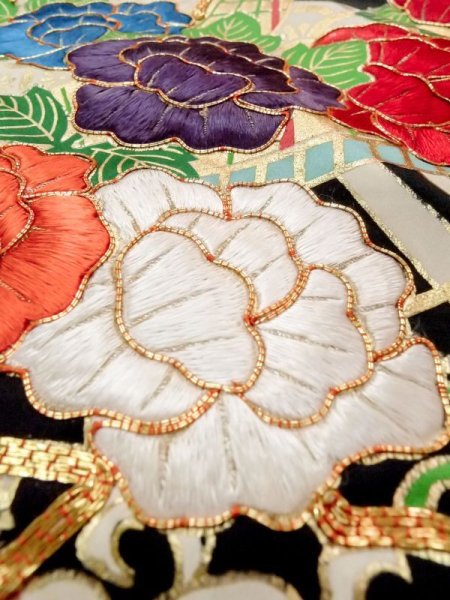 Photo35: N0605E Used Japanese women   Gold UCHIKAKE Wedding / Silk. SAKURA cherry blossom,   (Grade D) (35)