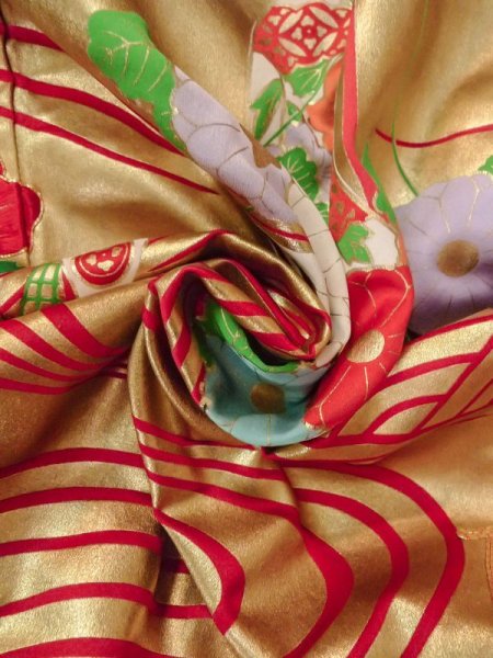 Photo40: N0605E Used Japanese women   Gold UCHIKAKE Wedding / Silk. SAKURA cherry blossom,   (Grade D) (40)