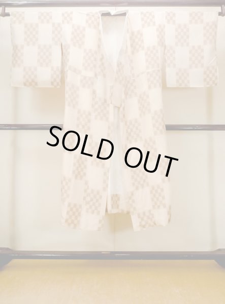 Photo1: N0611M Vintage Japanese women   Beige JUBAN undergarment / Silk. Quadrangle There is an impression of use.  (Grade C) (1)