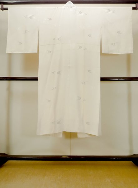 Photo2: N0611O Vintage Japanese women   Ivory JUBAN undergarment / Silk. River,   (Grade C) (2)