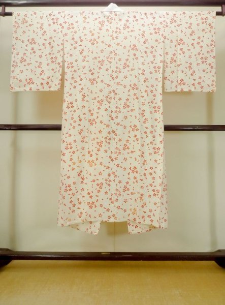 Photo2: N0611T Vintage Japanese women   Ivory JUBAN undergarment / Silk. SAKURA cherry blossom More damages.  (Grade D) (2)