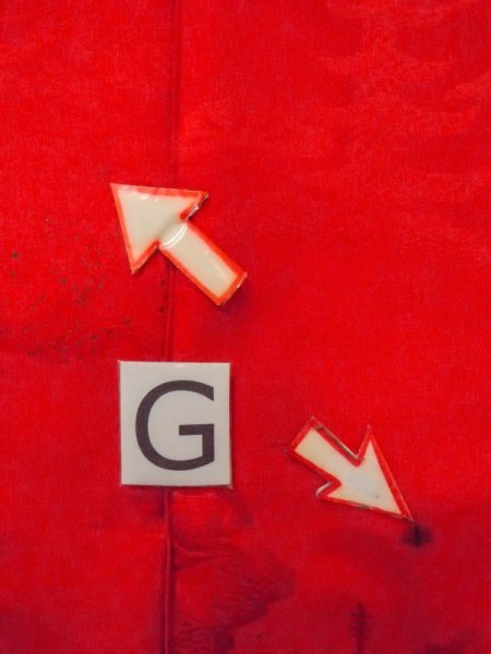 Photo20: N0629B Antique Japanese women   Red Kids/Girls / Silk. Pine tree/branch/needle, W/embroidary half collar.  (Grade C) (20)