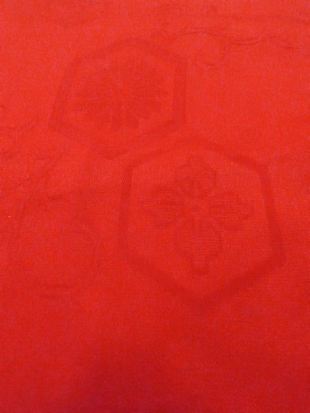Photo7: N0629E Antique Japanese women   Red Kids/Girls / Silk.  Base woven pattern: Tortoise-shell pattern(Hexagonal pattern)  (Grade C) (7)